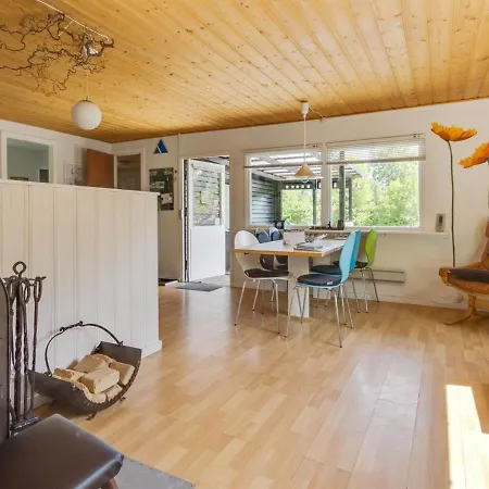 Annamie - 650m From The Sea By Interhome Hals