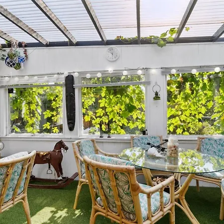 Annamie - 650m From The Sea By Interhome