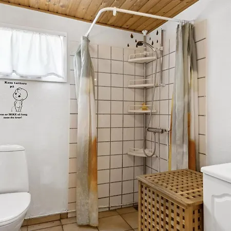Annamie - 650m From The Sea By Interhome *